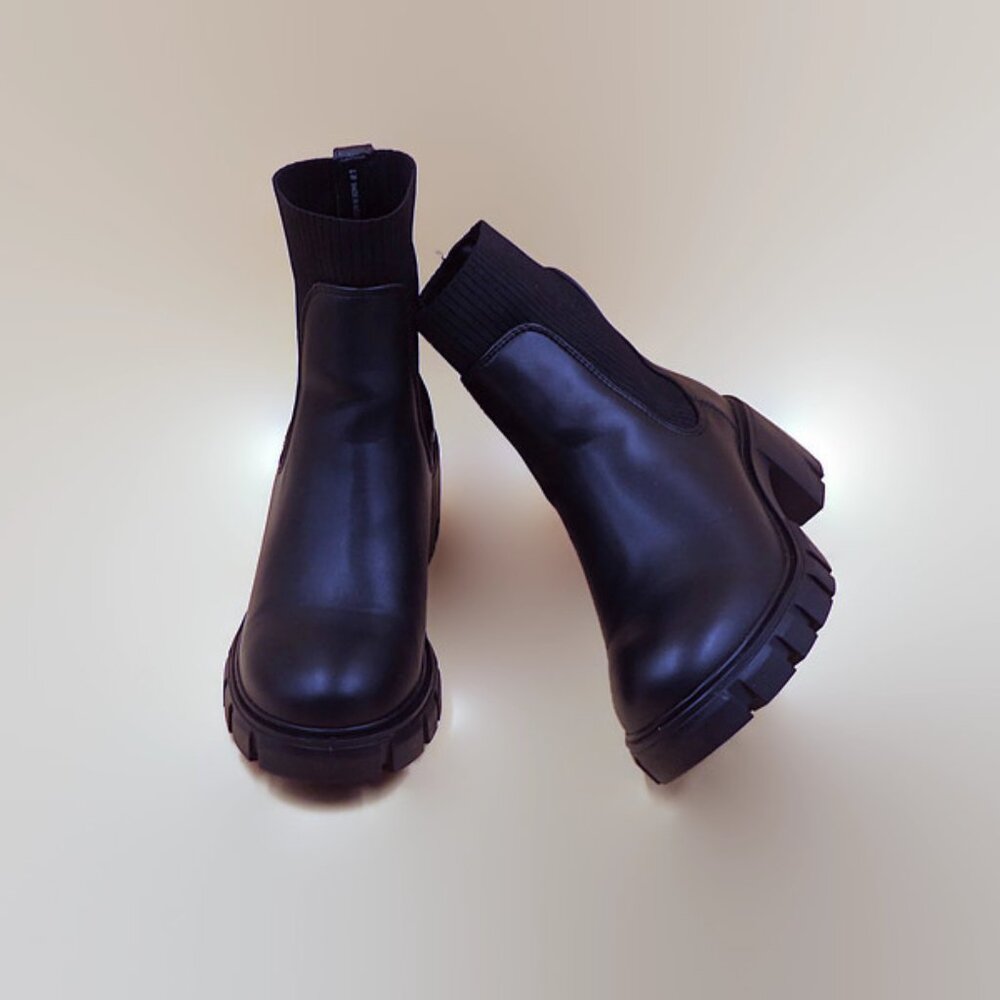 NIB! Steve Madden Black Leather Ankle Boots, Sz.6